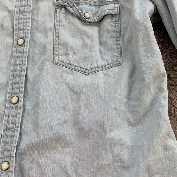 American Eagle Distressed Button Down Top - Picture 4 of 10